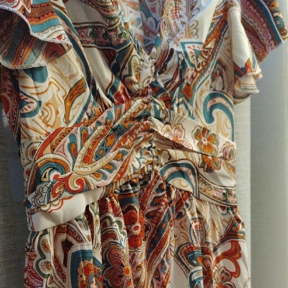 Elegant Paisley Print Dress - Picture 5 of 11